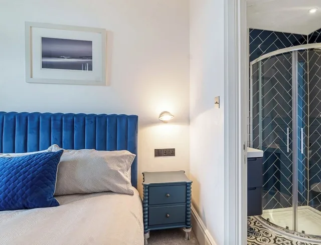 غرفة ديلوكس بسرير مزدوج بإطلالة على البحر بشرفة، Lazy Waves Boutique B&B 2/4