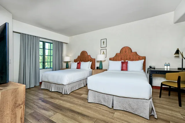 غرفة ديلوكس بسريرين كوين، Hotel Los Gatos 1/2