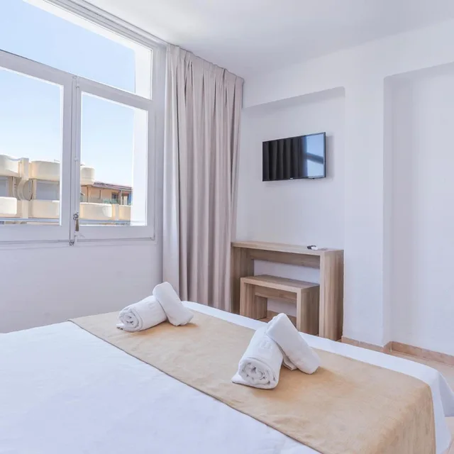 غرفة بسرير مزدوج، Suncoast Ibiza Hotel - Adults Only 1/10