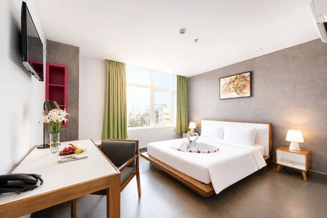 Superior, Double Bed, City View, G8 Center Hotel Saigon 7/10