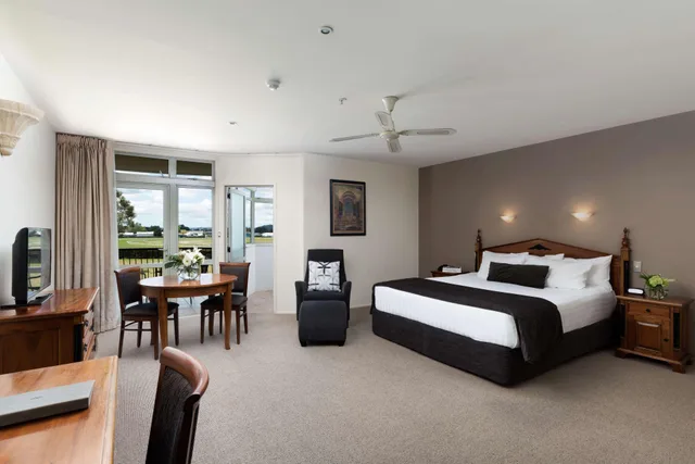 غرفة ديلوكس بسرير مزدوج، Arawa Park Hotel Rotorua 1/6