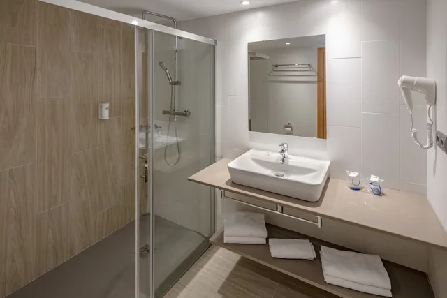 جناح جونيور بسريرين منفصلين بشرفة مع أريكة، 4R Salou Park Resort II 10/10