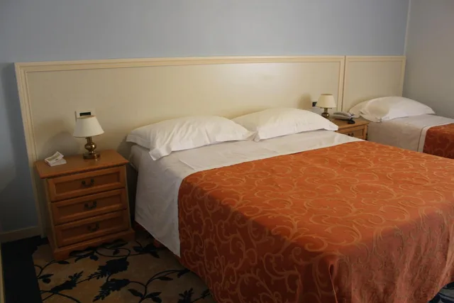 غرفة ثلاثية، Hotel Girasole 3/7