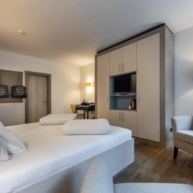 غرفة كلاسيكية بسرير مزدوج، HOTEL POST 4/8