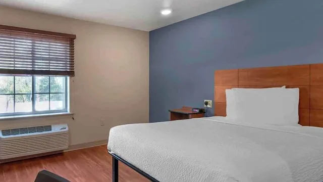 2 Full Beds Smoking, Kitchen، Studio 6 Extended stay Bossier City, LA - Shreveport 3/10