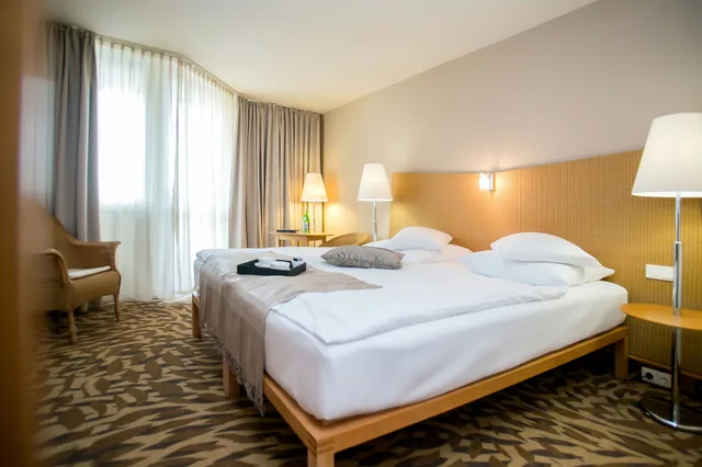 Panoramic, King Bed, Lotus Therme Hotel And Spa Formerly Rogner Hotel Spa Lotus Therme 7/9