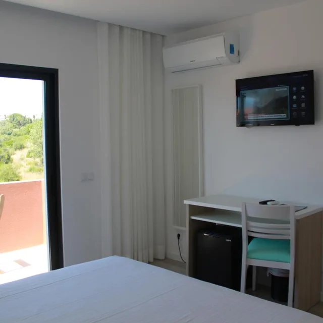 غرفة ديلوكس بسرير مزدوج بشرفة، Hotel Alcaide 2/8