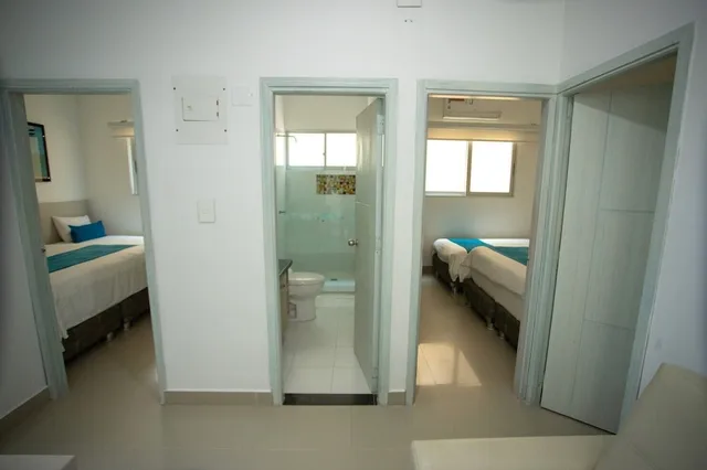 استوديو عائلي بسريرين منفصلين وسريرين كوين، Hotel Poblado Covenas 2/2