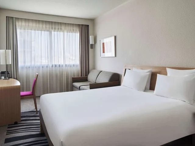 غرفة عائلية بسرير مزدوج مع أريكة، Novotel Athenes 4/9