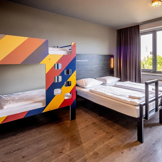 Room, Triple, a&o Hostel Weimar 6/10