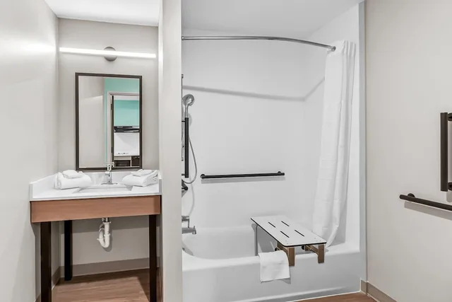غرفة أساسية بسريرين كوين لذوي الإعاقة، ECHO Suites Extended Stay by Wyndham Sterling 4/5