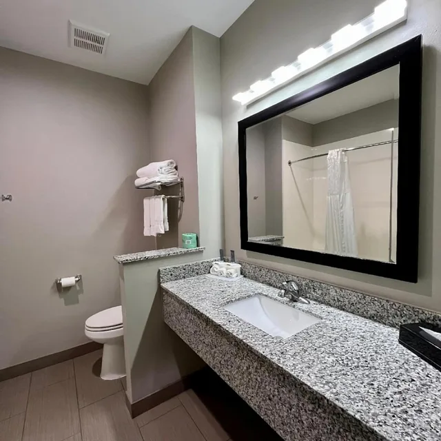 غرفة كلاسيكية ثلاثية، Catoosa Inn and Suites 5/8