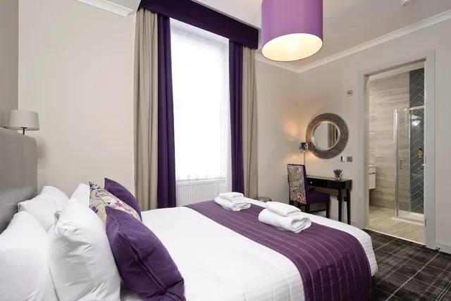2 Bedrooms, Classic, Apartment, 2 King Beds, Destiny Scotland Charlotte SQ Apartments 1/4