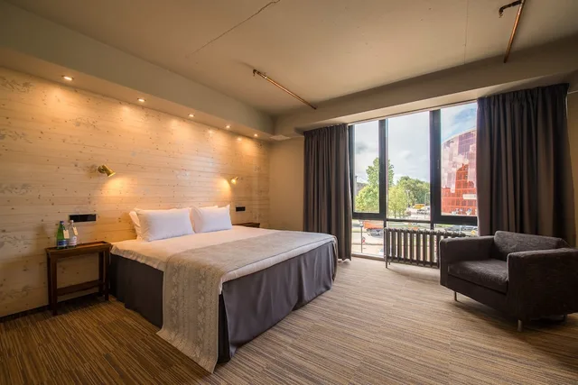 Prestige, Twin Beds, Promenade Hotel 2/7