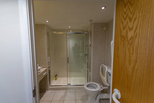 غرفة بسرير كينج لذوي الإعاقة، HOLIDAY INN LIVERPOOL 5/5