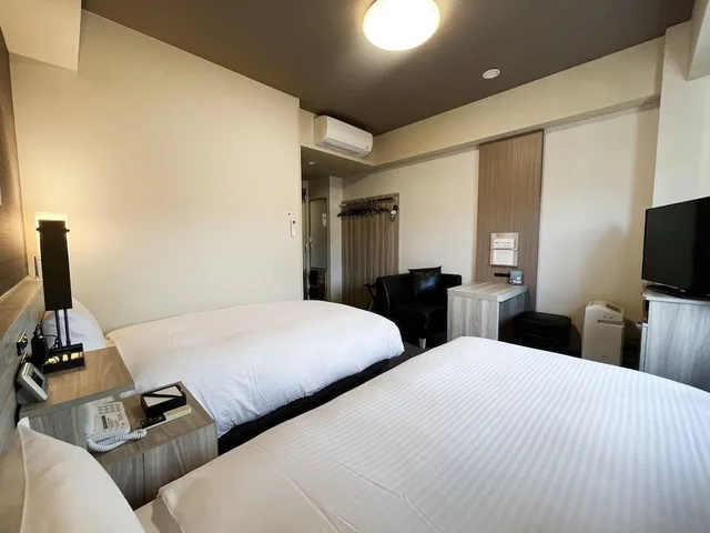 غرفة قياسية بسريرين منفصلين للمدخنين، Hotel Route-Inn Kurashiki Mizushima 2/3