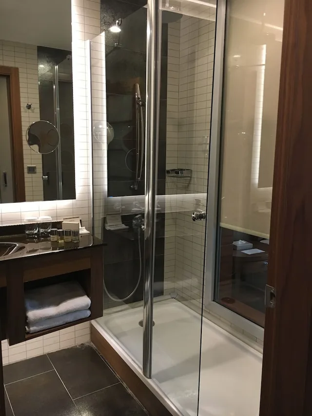 غرفة سوبيريور بسريرين منفصلين بإطلالة على البحر، Cevahir Hotel Istanbul Asia 5/6