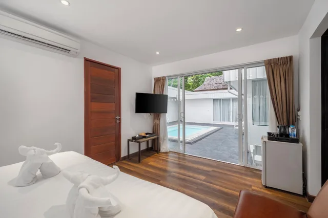 Deluxe, Shared Jetted Tub، Zara Resort (ex The Privilege Hotel Ezra Royal Beach) 5/9