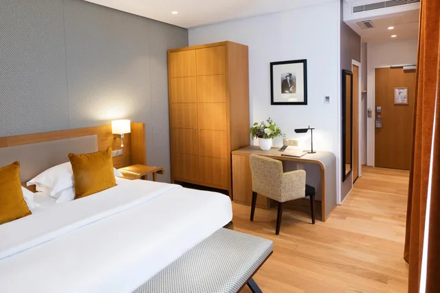 غرفة ديلوكس بسرير كينج، Hotel Le Six 1/7