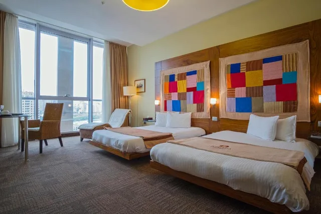 جناح جونيور بإطلالة على المدينة، Landmark Baku Hotel 1/2