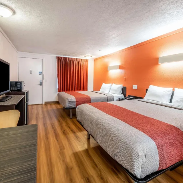 غرفة بسريرين كوين، Motel6 Mansfield, OH 1/5