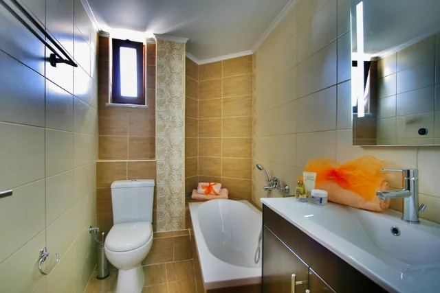 جناح كومفورت بسرير كينج بغرفة نوم واحدة، ESTHISIS SUITES CHANIA 2/2