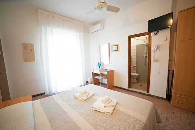 غرفة قياسية ثلاثية بثلاثة أسرّة، Hotel Mara 3/9