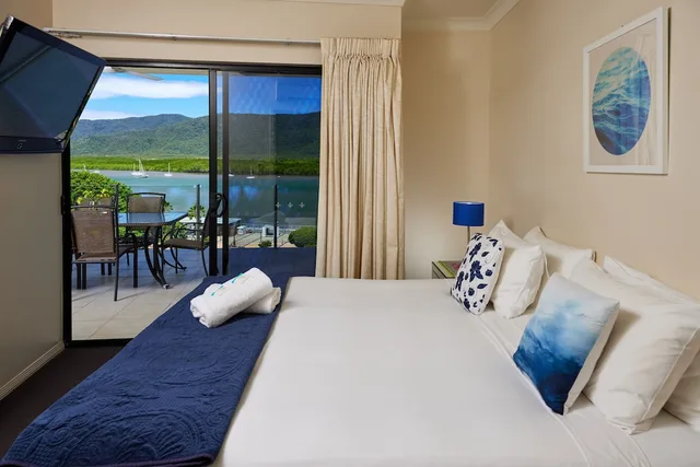 2 Bedrooms, Apartment, Queen and Twin Beds, Water View، Jack Newell Holiday Apartments 4/10