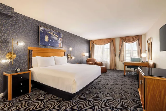 غرفة قياسية بسرير كينج بشرفة، Inn At Great Neck 2/7