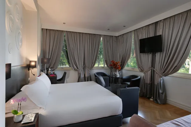 جناح جونيور، Hotel Principe Torlonia 3/10