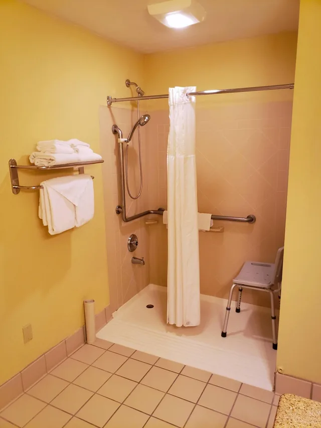 Efficiency, Queen Bed, Accessible، Quality Inn & Suites Vancouver - Hazel Dell 5/5