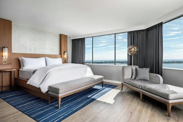جناح استوديو فاخر ركني بسرير كينج، The Westin Harbour Castle, Toronto 1/4