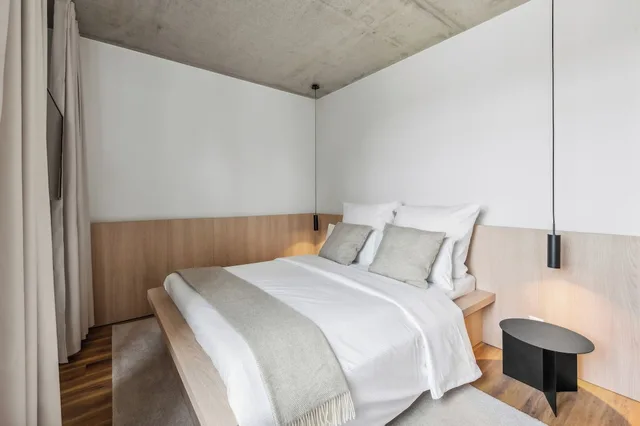 Courtyard, Premium, Studio, Queen Bed، Habyt Berlin Waterfront 3/4