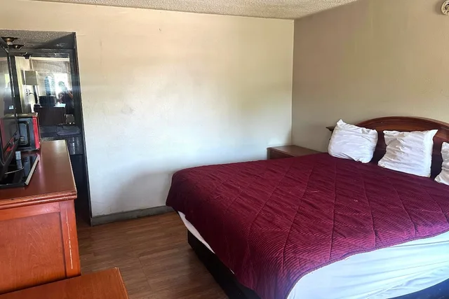 غرفة ديلوكس بسرير كينج لغير المدخنين، La Casa Inn Albany Near Tifton US 82 4/7