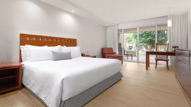 غرفة ديلوكس بسرير كينج، Camino Real Guadalajara 2/10