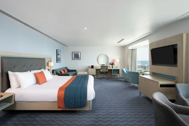 Junior Suite, Studio, King Bed, Sea View، Leonardo Royal Hotel Brighton Waterfront 1/7