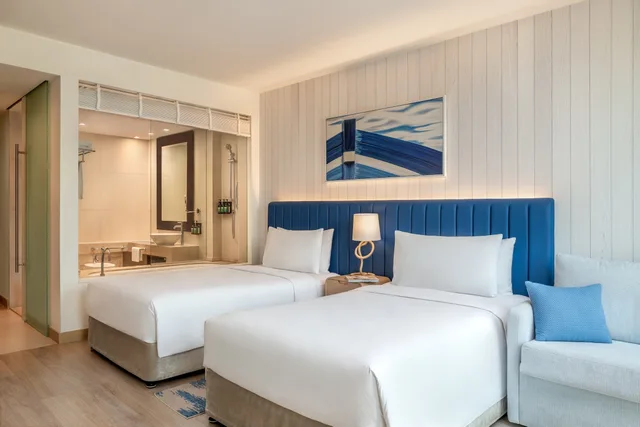Deluxe, Twin Beds, Plaza View، Crowne Plaza Abu Dhabi Yas Island 2/5