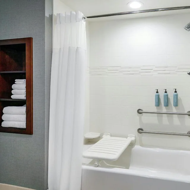 غرفة بسرير كينج لذوي الإعاقة، Residence Inn Nashua 9/10