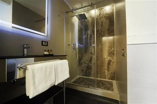 جناح تنفيذي ثلاثي، Unica Suite Rome 1/1