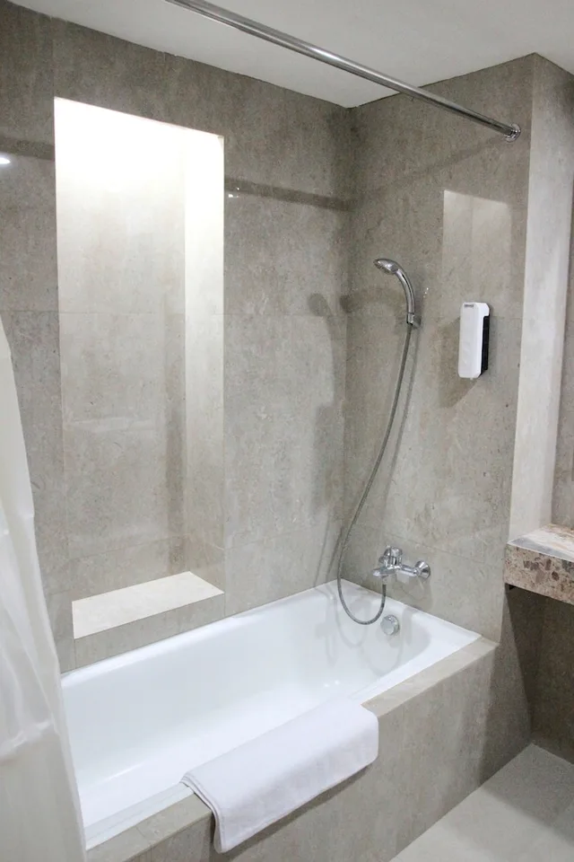 غرفة عائلية بإطلالة على المدينة، The Grand Santhi Hotel 9/9