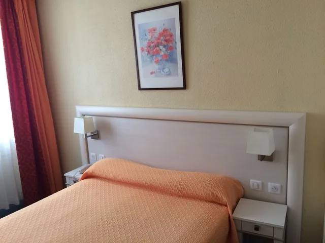 غرفة كومفورت بسرير مزدوج بحوض استحمام، Hotel Elysee 3/5