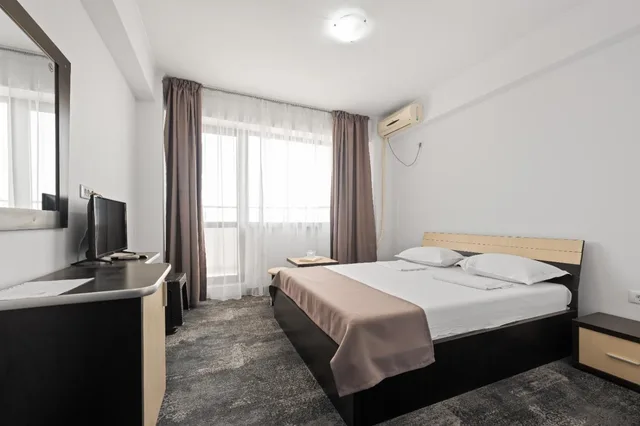 غرفة بسرير مزدوج بإطلالة على البحر، Hotel Coral 4/10