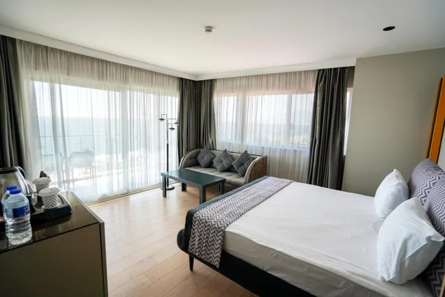 جناح بشرفة، Sea City Devran Hotel & Spa 2/10