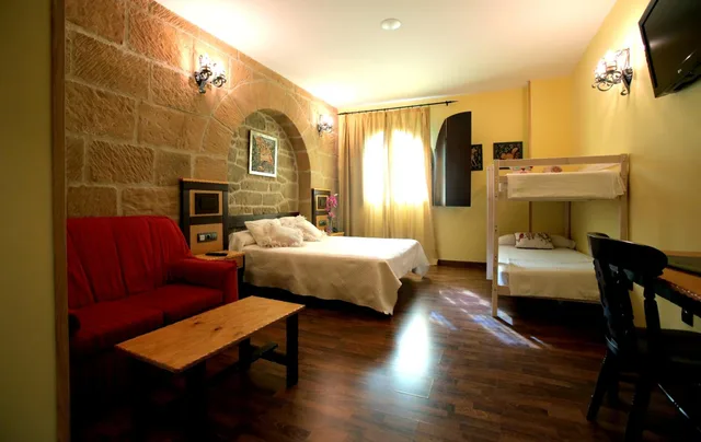 غرفة رباعية، Hotel Castillo Bonavia 4/9