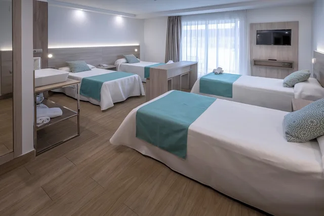 Family, 4 Beds, Balcony, 4R Salou Park Resort II 4/10