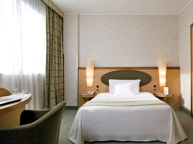 Standard, Single Bed, Accessible, Mercure Roma West 2/5