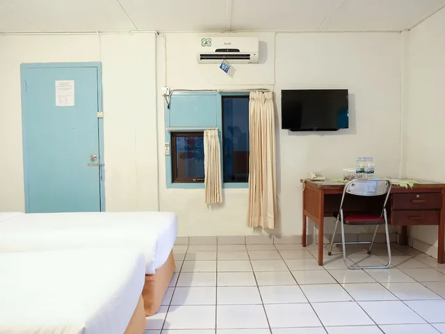 غرفة عائلية بسرير كوين وسريرين منفصلين، Hotel Martani 3/6