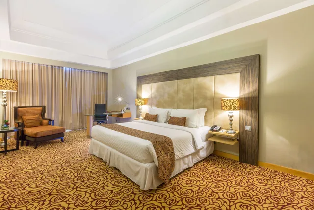 غرفة ديلوكس بسرير كينج، Wyndham Surabaya City Centre 1/10