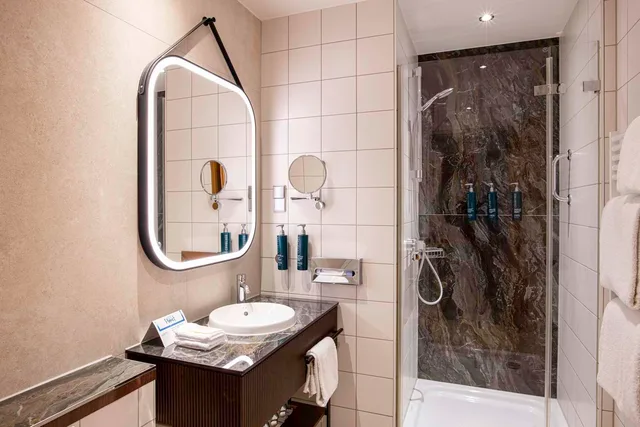غرفة بسرير كينج بإطلالة، Hilton Cologne Hotel 4/5