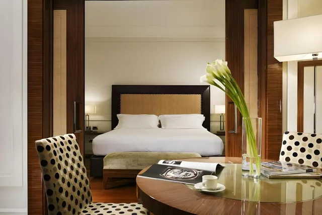 Suite, Double Bed, Sofa, UNAHOTELS Deco Roma 8/10